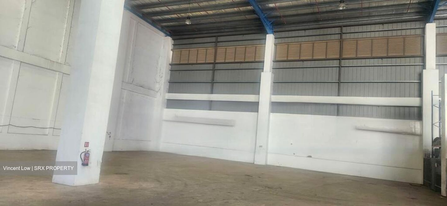 Tampines Industrial Drive (D18), Warehouse #566784471
